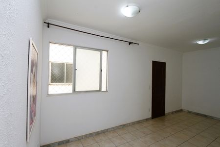 Apartamento à venda com 67m², 2 quartos e 1 vagaSala