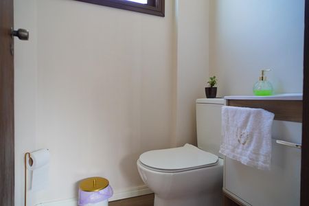 Apartamento à venda com 216m², 4 quartos e 2 vagas Apartamento à venda com 216m², 4 quartos e 2 vagasLavabo