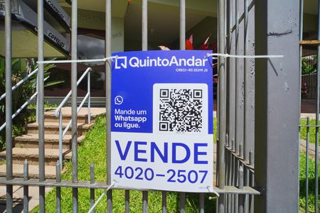 Apartamento à venda com 216m², 4 quartos e 2 vagas Apartamento à venda com 216m², 4 quartos e 2 vagasPlaquinha