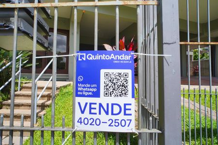 Apartamento à venda com 216m², 4 quartos e 2 vagas Apartamento à venda com 216m², 4 quartos e 2 vagasPlaquinha