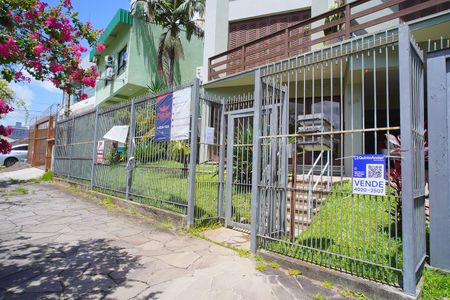 Apartamento à venda com 216m², 4 quartos e 2 vagas Apartamento à venda com 216m², 4 quartos e 2 vagasFachada