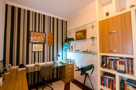 Casa à venda com 352m², 4 quartos e 3 vagasEscritório