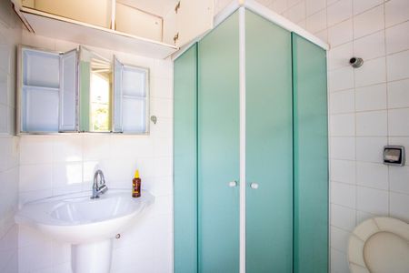 Casa à venda com 352m², 4 quartos e 3 vagasBanheiro da piscina