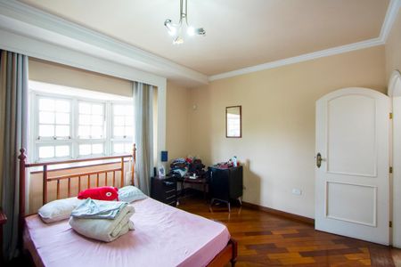 Casa à venda com 352m², 4 quartos e 3 vagasQuarto 2 - Suíte