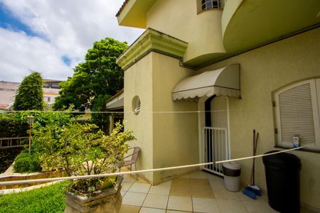 Casa à venda com 352m², 4 quartos e 3 vagasÁrea externa descoberta