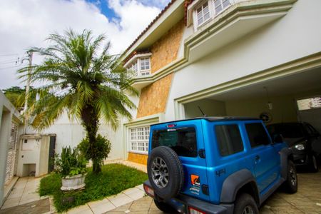 Casa à venda com 352m², 4 quartos e 3 vagasÁrea fronta da casa/Garagem