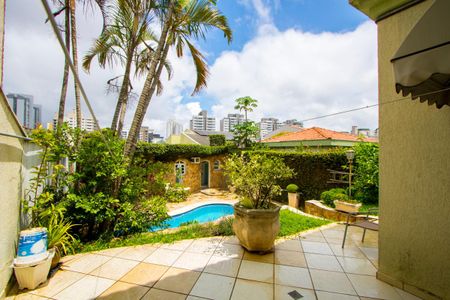 Casa à venda com 352m², 4 quartos e 3 vagasÁrea externa descoberta