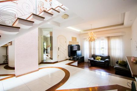 Casa à venda com 352m², 4 quartos e 3 vagasSala