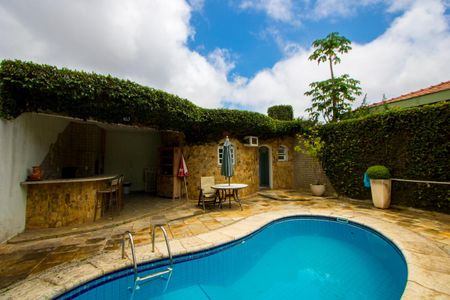 Casa à venda com 352m², 4 quartos e 3 vagasÁrea comum - Piscina