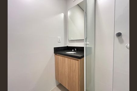 Banheiro de apartamento para alugar com 1 quarto, 27m² em Saco dos Limões, Florianópolis