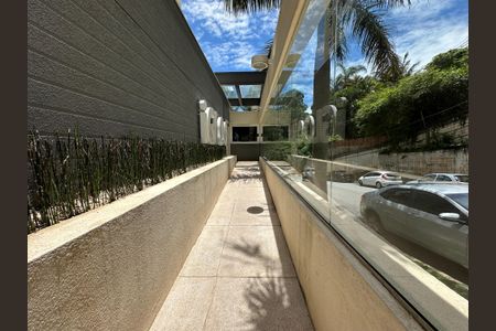 Apartamento à venda com 43m², 1 quarto e 1 vagaFachada e portaria