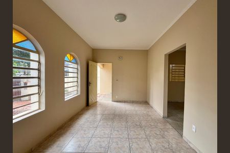 Casa à venda com 275m², 3 quartos e 3 vagasSala