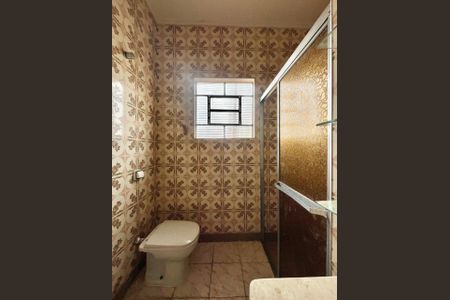 Casa à venda com 275m², 3 quartos e 3 vagasBanheiro da Suíte