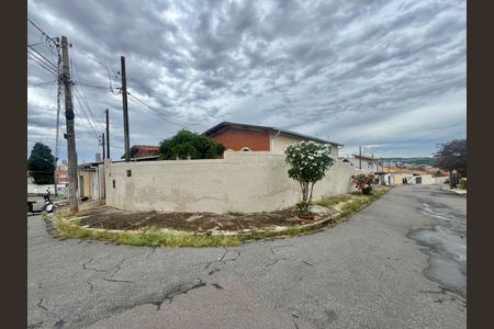 Casa à venda com 275m², 3 quartos e 3 vagasFachada da casa