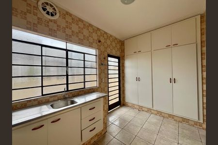 Casa à venda com 275m², 3 quartos e 3 vagasCozinha
