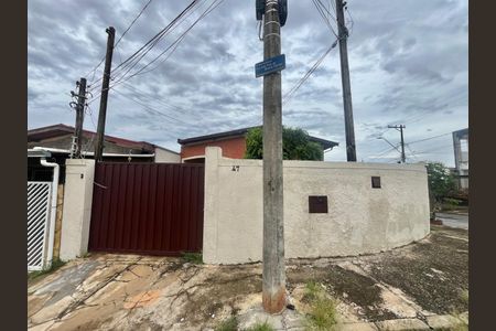 Casa à venda com 275m², 3 quartos e 3 vagasFachada da casa