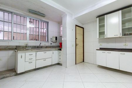 Casa para alugar com 230m², 3 quartos e 2 vagasCozinha