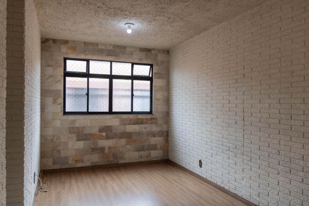 Sala de apartamento para alugar com 3 quartos, 70m² em Padre Eustáquio, Belo Horizonte