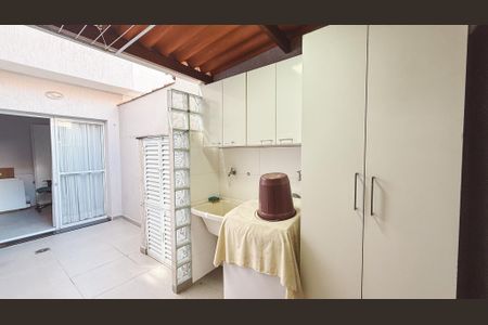 Casa à venda com 110m², 3 quartos e 1 vagaÁrea de Serviço