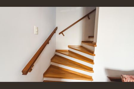 Casa à venda com 110m², 3 quartos e 1 vagaEscada