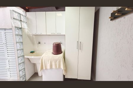 Casa à venda com 110m², 3 quartos e 1 vagaÁrea de Serviço