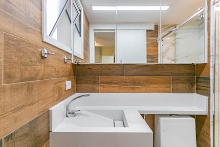 Apartamento à venda com 86m², 2 quartos e 2 vagasBanheiro da Suíte