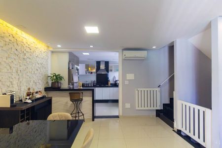 Sala de casa de condomínio para alugar com 3 quartos, 160m² em Vila Independencia, São Paulo