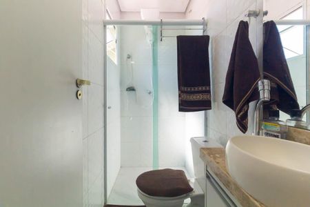 Casa de condomínio para alugar com 160m², 3 quartos e 3 vagas Casa de condomínio para alugar com 160m², 3 quartos e 3 vagasBanheiro da Suíte