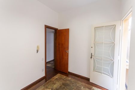 Sala 1 de casa para alugar com 3 quartos, 120m² em São Pedro, Belo Horizonte