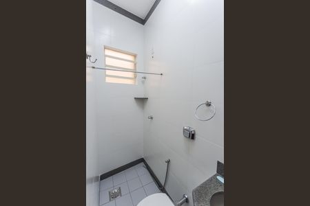 Banheiro Social 1 na Sala 2 de casa para alugar com 3 quartos, 120m² em São Pedro, Belo Horizonte