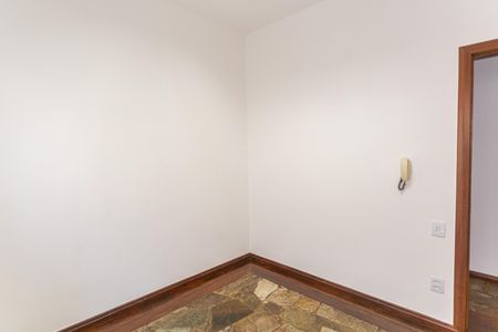 Sala 1 de casa para alugar com 3 quartos, 120m² em São Pedro, Belo Horizonte