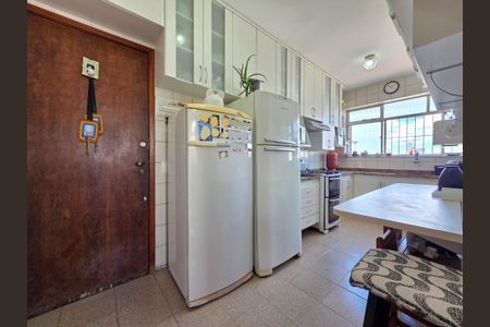 Apartamento à venda com 290m², 4 quartos e 1 vaga Apartamento à venda com 290m², 4 quartos e 1 vagaCozinha