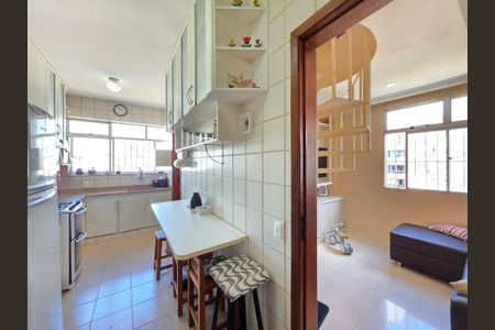 Apartamento à venda com 290m², 4 quartos e 1 vaga Apartamento à venda com 290m², 4 quartos e 1 vagaCozinha