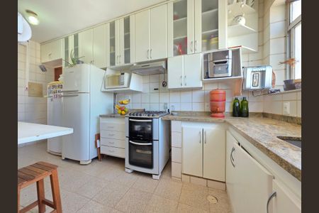 Apartamento à venda com 290m², 4 quartos e 1 vaga Apartamento à venda com 290m², 4 quartos e 1 vagaCozinha