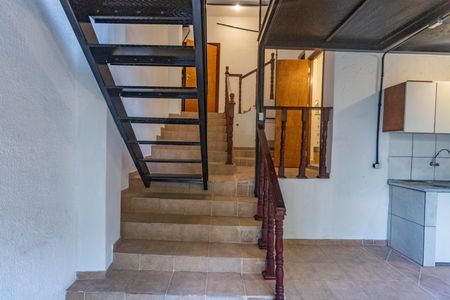 Casa para alugar com 80m², 1 quarto e sem vagaEscada 