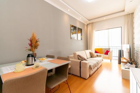 Sala de apartamento à venda com 2 quartos, 49m² em Vila Alóis, São Paulo