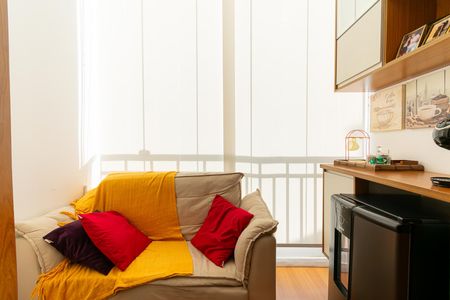 Varanda da Sala de apartamento à venda com 2 quartos, 49m² em Vila Alóis, São Paulo