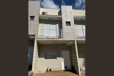 Casa à venda com 80m², 2 quartos e 2 vagas Casa à venda com 80m², 2 quartos e 2 vagasFoto 01