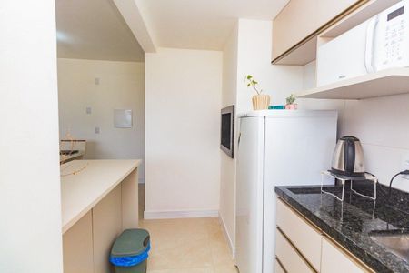 Cozinha  de apartamento para alugar com 1 quarto, 59m² em Jardim Sabará, Porto Alegre
