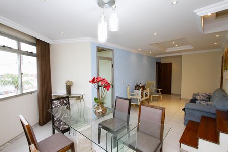 Apartamento para alugar com 269m², 4 quartos e 2 vagasSala