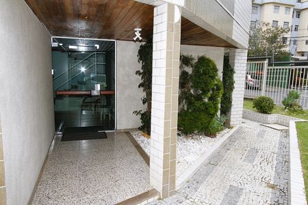 Apartamento para alugar com 269m², 4 quartos e 2 vagasEntrada