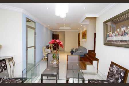 Apartamento para alugar com 269m², 4 quartos e 2 vagasSala