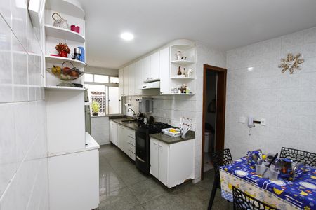 Apartamento para alugar com 269m², 4 quartos e 2 vagasCozinha