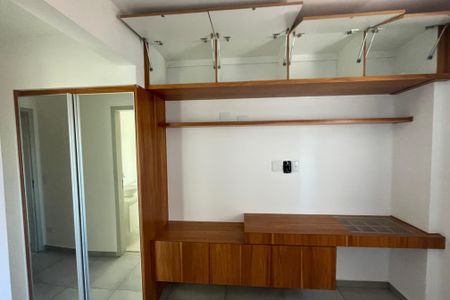 Apartamento para alugar com 75m², 3 quartos e 1 vagaQuarto - Armários