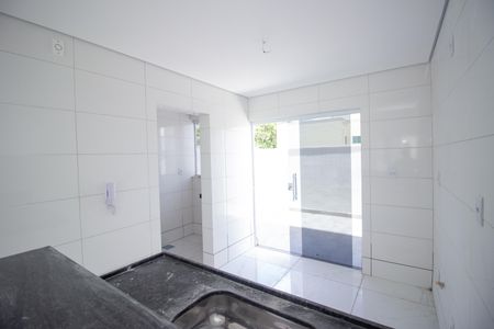 Apartamento à venda com 193m², 3 quartos e 3 vagas Apartamento à venda com 193m², 3 quartos e 3 vagasCozinha e Área de Serviço