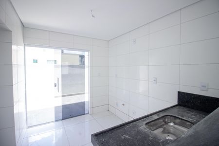 Apartamento à venda com 193m², 3 quartos e 3 vagas Apartamento à venda com 193m², 3 quartos e 3 vagasCozinha e Área de Serviço