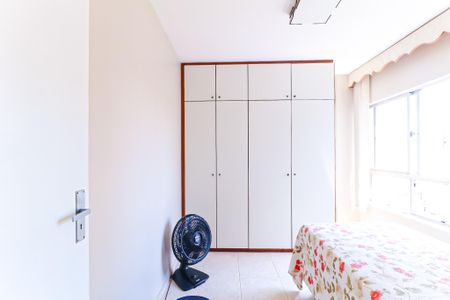 Apartamento para alugar com 77m², 2 quartos e 1 vagaQuarto 2