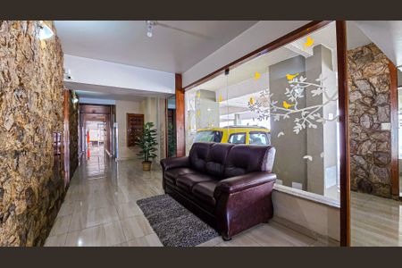 Apartamento para alugar com 77m², 2 quartos e 1 vagaHall social