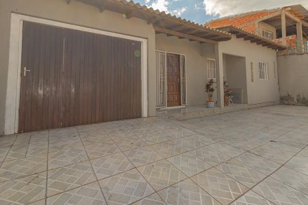 Casa à venda com 208m², 2 quartos e 2 vagasPátio da frente/Garagem