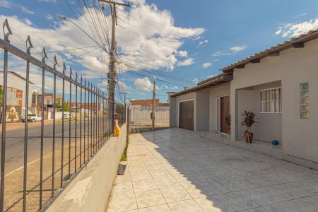 Casa à venda com 208m², 2 quartos e 2 vagasPátio da frente